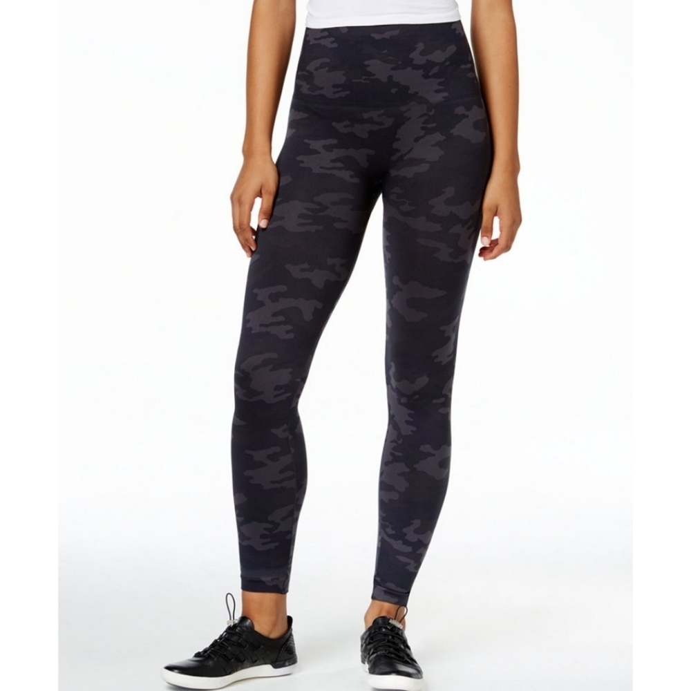 Spanx Look At Me Now Camo Legging Size M